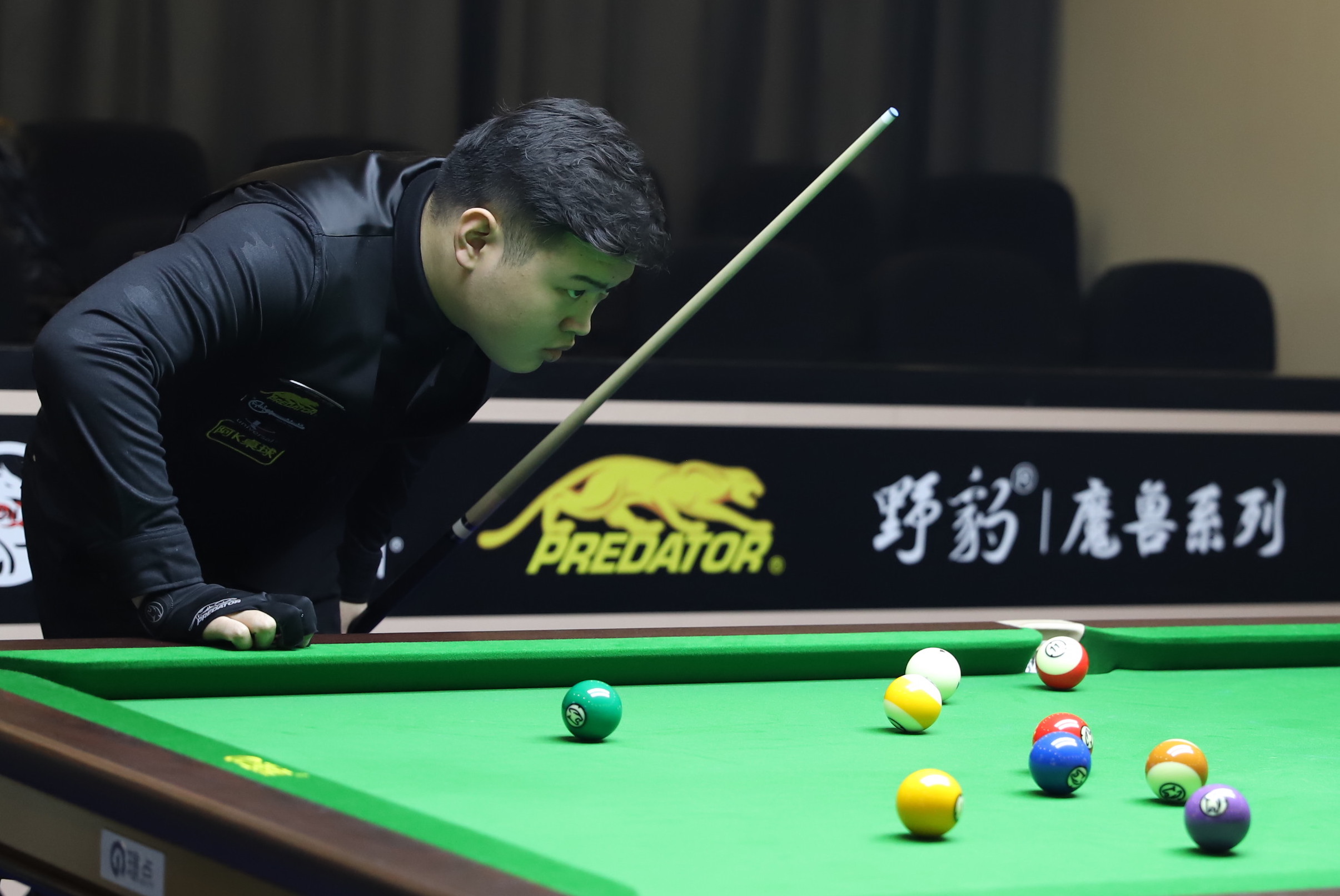 尤其是一个 尤其是一个