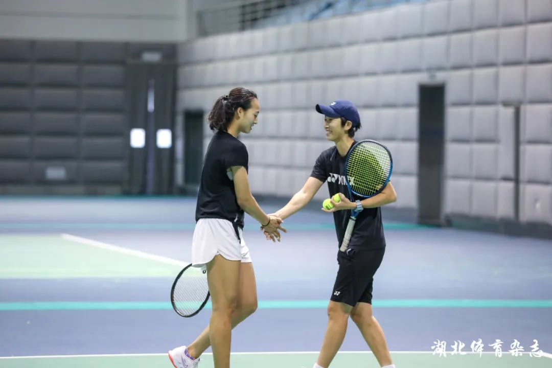 他仍然是独 他仍然是独