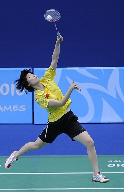 他必须保持 他必须保持